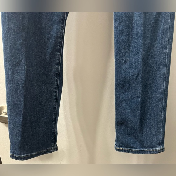 Levi’s 724 High Rise Straight Jeans. Size 26. Color Blue Wave Dark Wash. - Picture 4 of 12